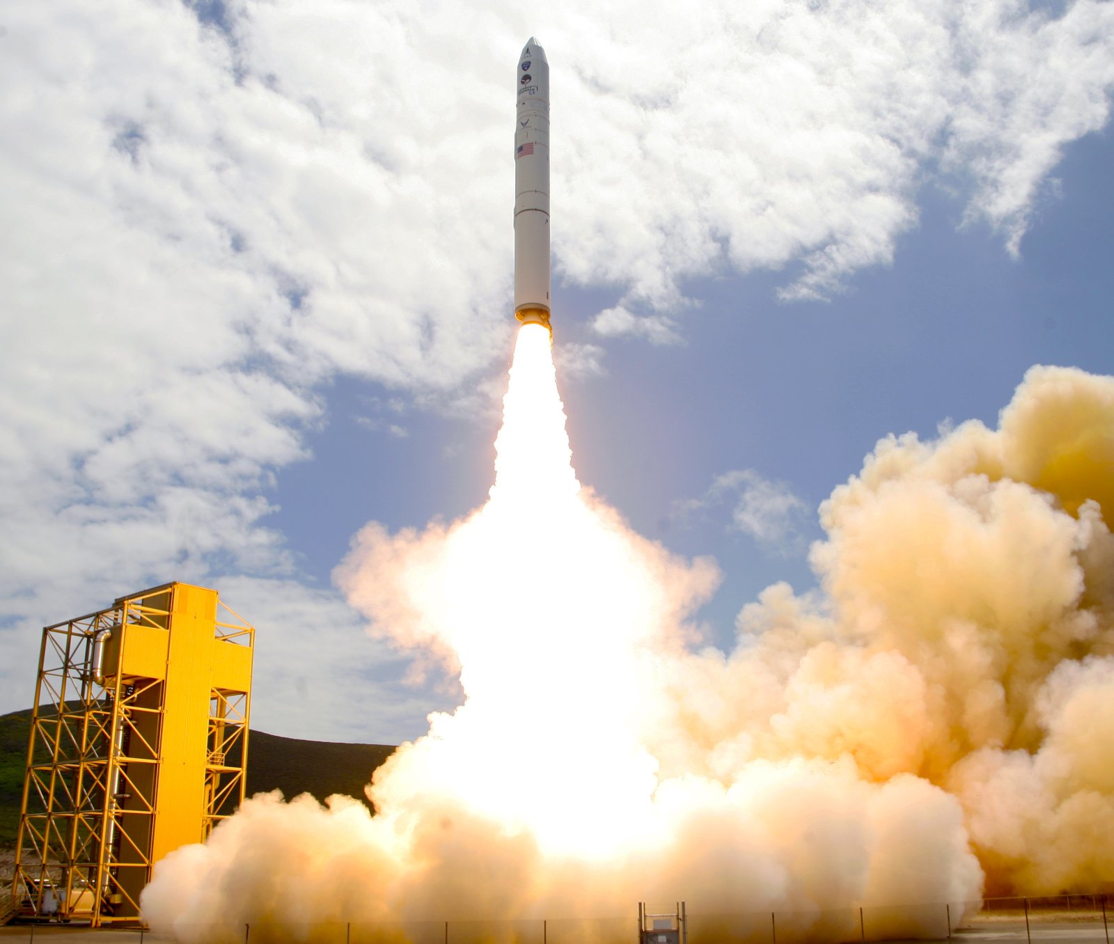 Northrop Grumman’s Minotaur IV Rocket Successfully Launches National Security Payload for Nati...jpg