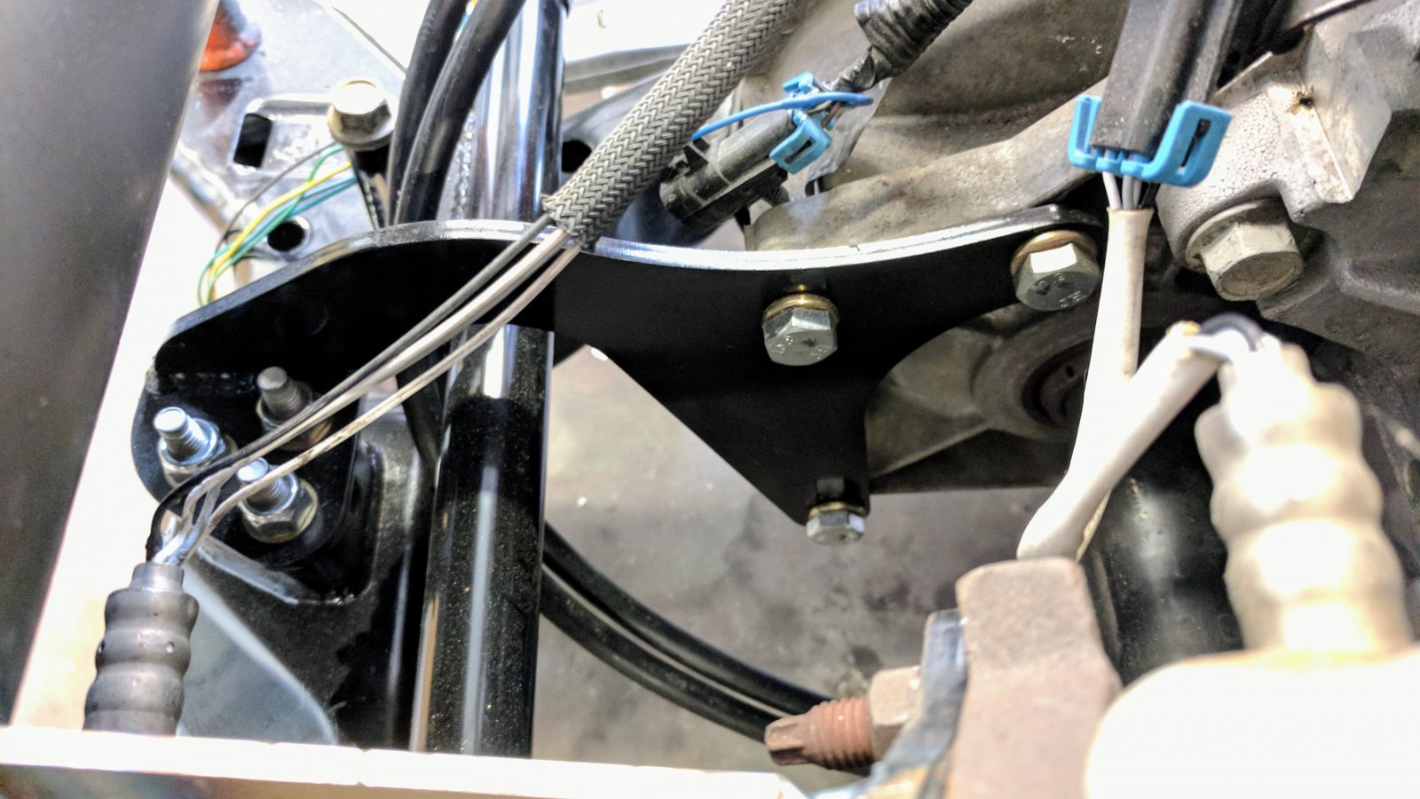 rear trans mount.jpg